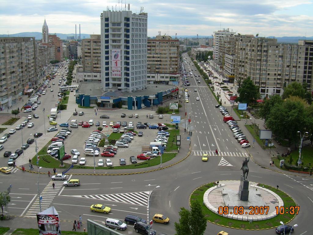 Relax 2 Central Apartment Bacau Exterior photo